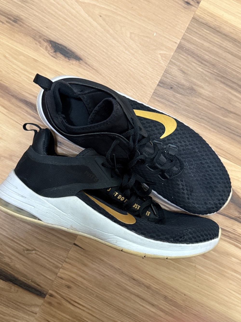 Nike Black & Gold Shoes - Womens9